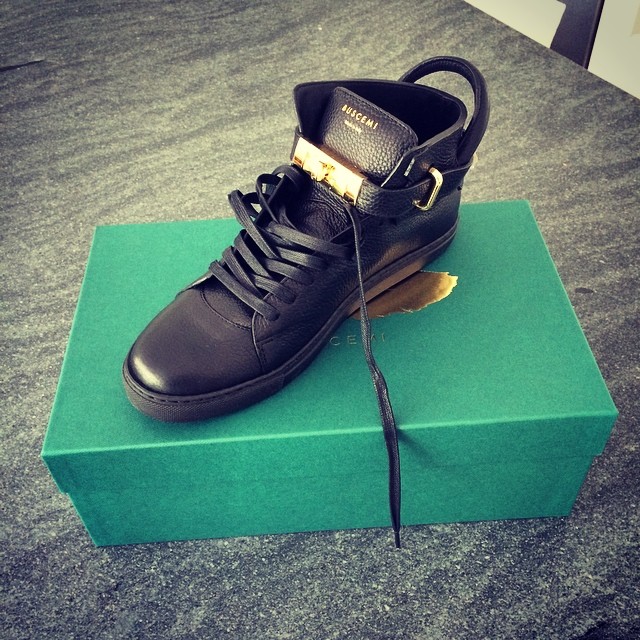 Victor Cruz Picks Up Buscemi 100mm Black