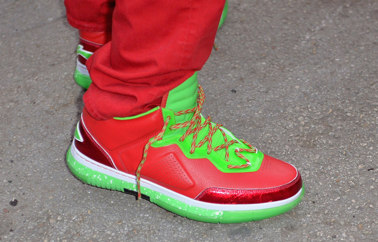 Dwyane Wade wearing Li-Ning Way of Wade Christmas (5)