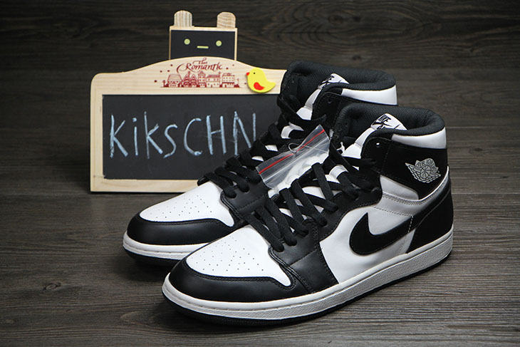 jordan retro 1 black white