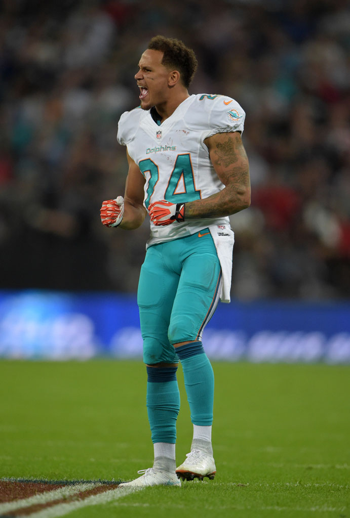 Cortland Finnegan wearing Nike Mercurial Superfly Dolphins by Soles by Sir (2)