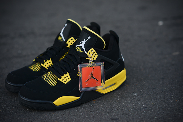 retro 4 thunder