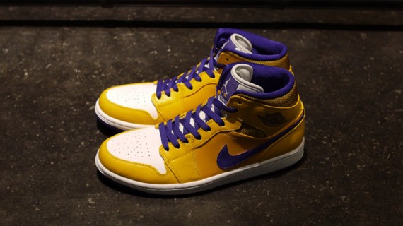 nike air jordan 1 retro mid lakers edition