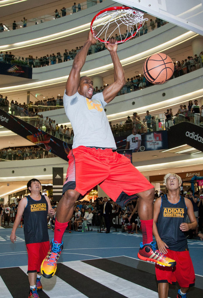 Dwight Howard Wearing "World Tour" adidas D Howard 4 In Seoul (3)