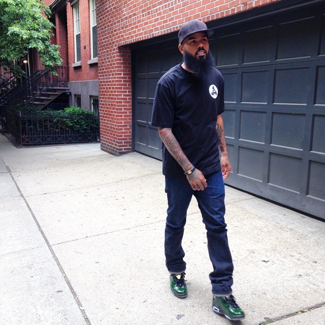 Stalley wearing Air Jordan VI 6 Champagne