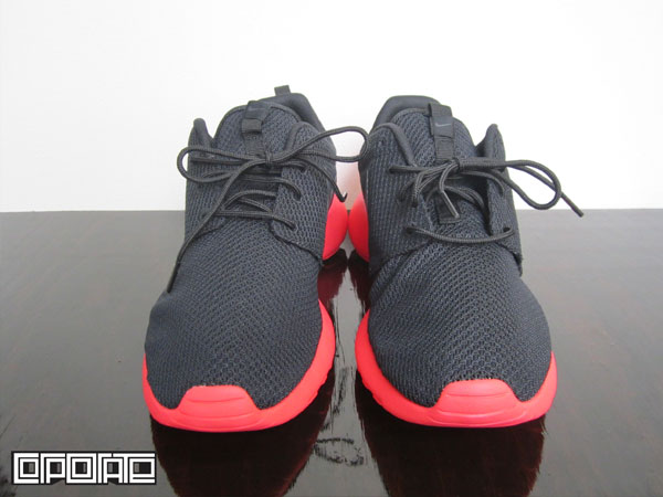 nike roshe run black red