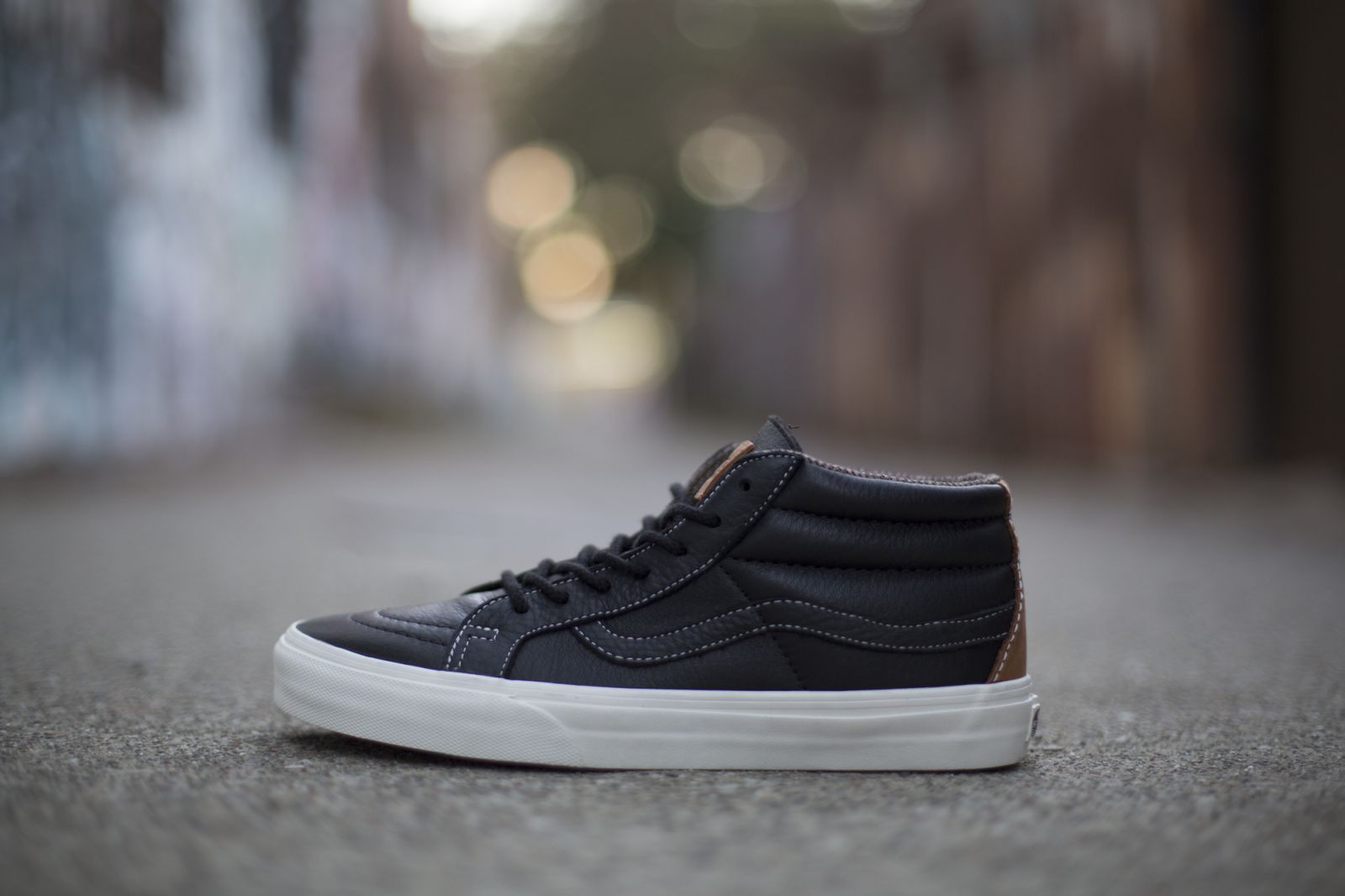 vans mid