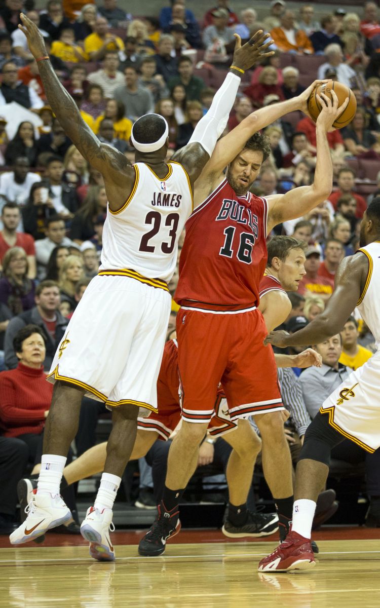 LeBron James Debuts Nike LeBron XII 12 Cavs Home PE (1)