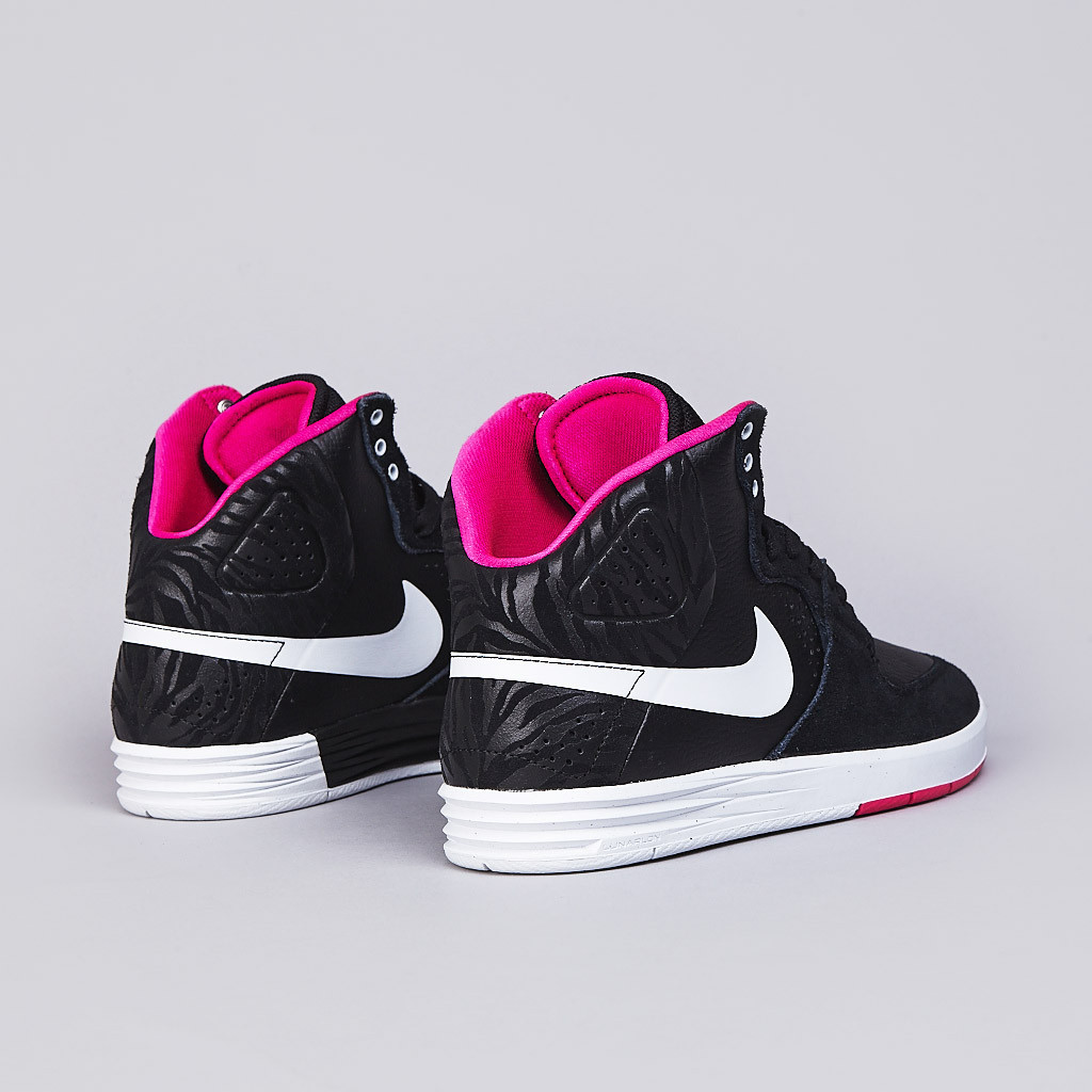 black and pink nike high tops