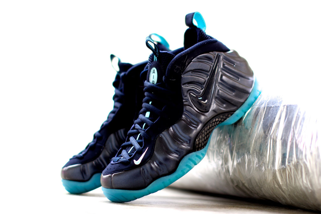 dark obsidian foamposite