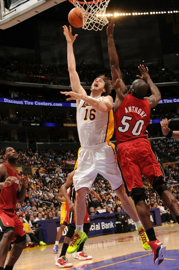 Pau Gasol wearing the Nike Hyperdunk 2010