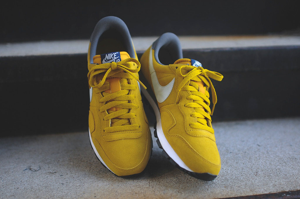 Nike air cheap pegasus 83 yellow