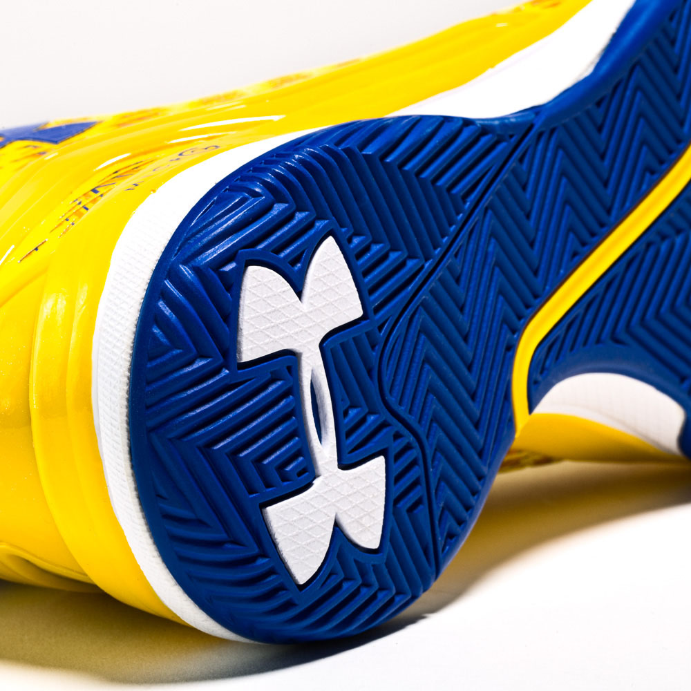 Under armour clutchfit clearance drive stephen curry pe