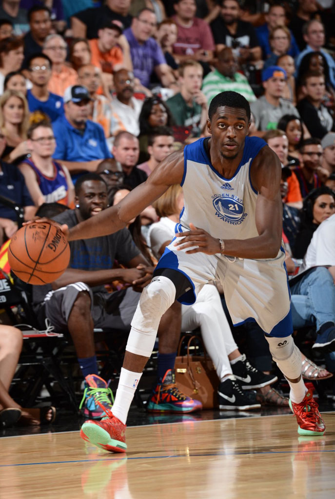 Justin Holiday wearing Nike KD VI 6 Christmas