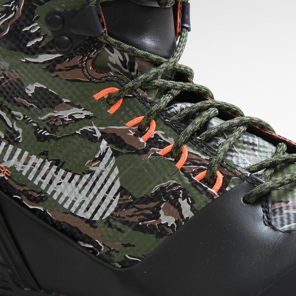 Nike LunarTerra Arktos Tiger camo details