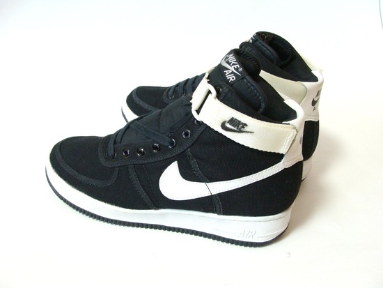 nike canvas high top sneakers