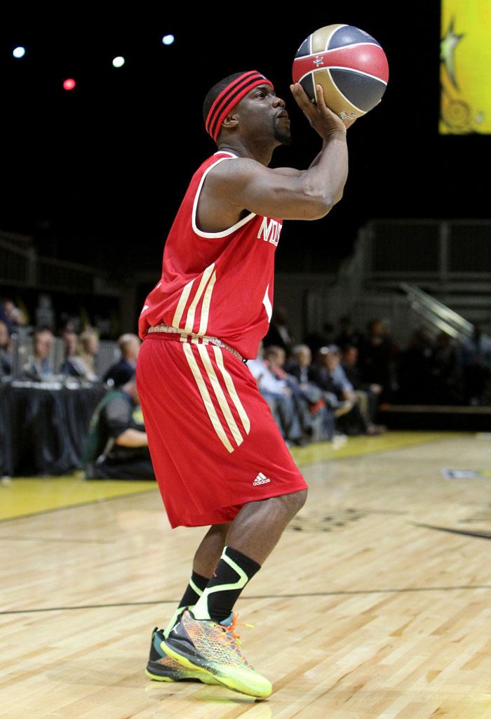 Kevin Hart wearing Jordan CP3.VII Christmas