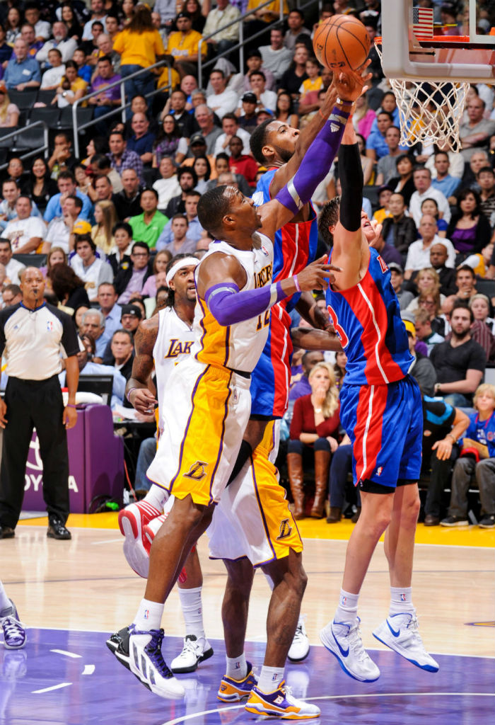 Dwight Howard wearing adidas adiPower Howard Lakers Home (5)