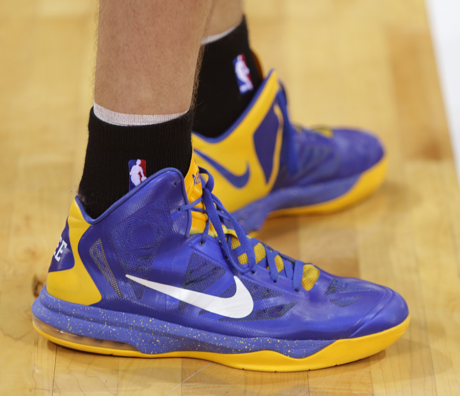 Sole Watch // Lakers Vs Warriors in China | Sole Collector