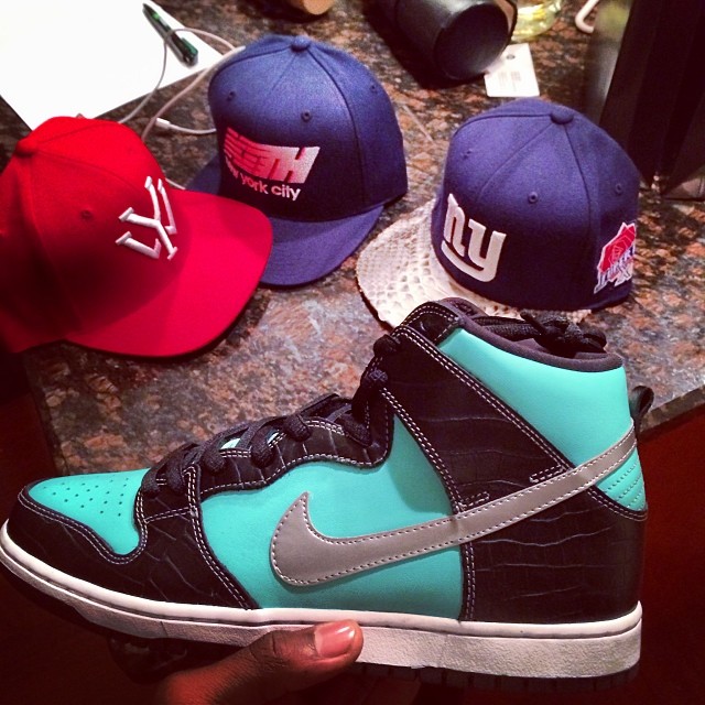 Victor Cruz Picks Up Nike Dunk High SB Tiffany