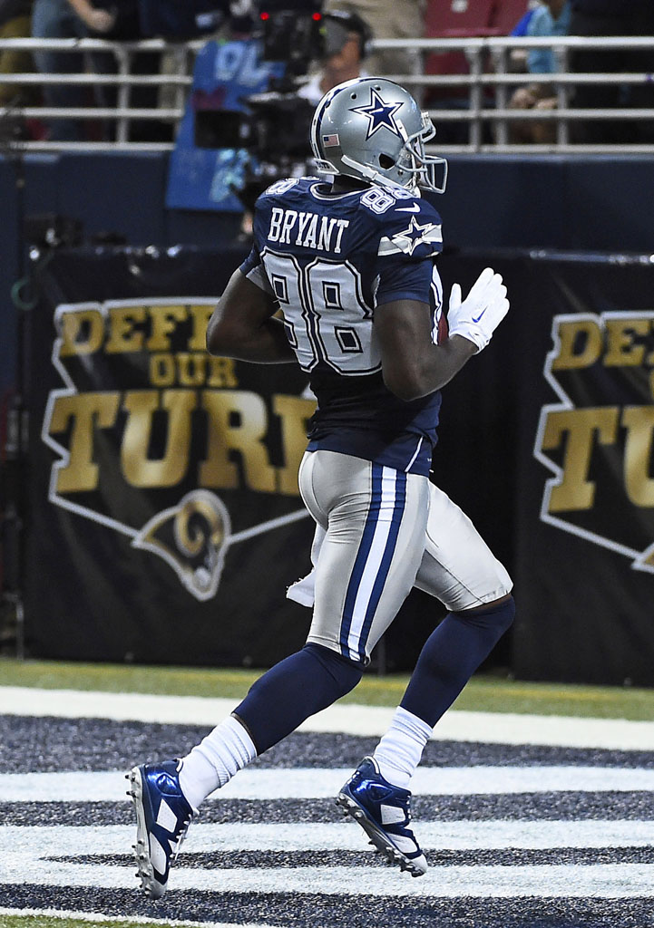 Dez Bryant wearing Air Jordan VI 6 Low Cowboys PE