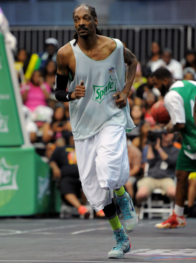 Snoop Dogg wearing Nike Kobe IX 9 Elite Hero