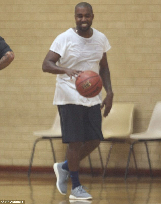 Kanye West wearing adidas Pure Boost Grey (2)