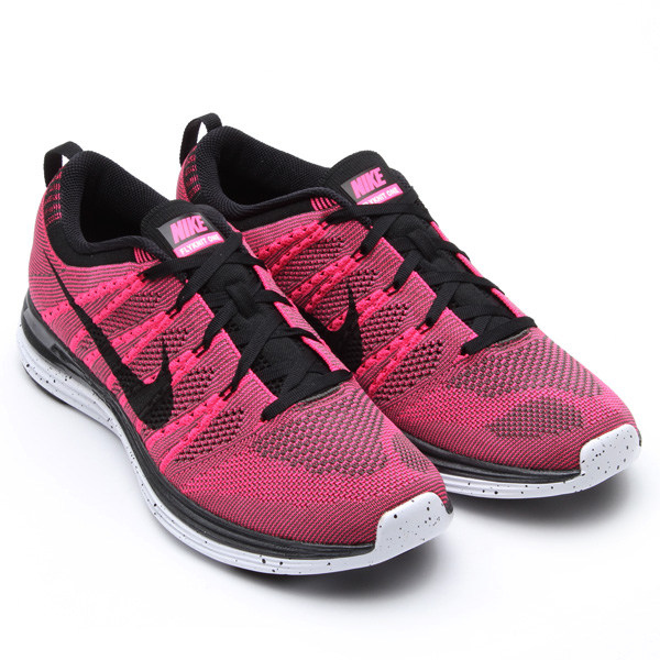 nike flyknit lunar pink