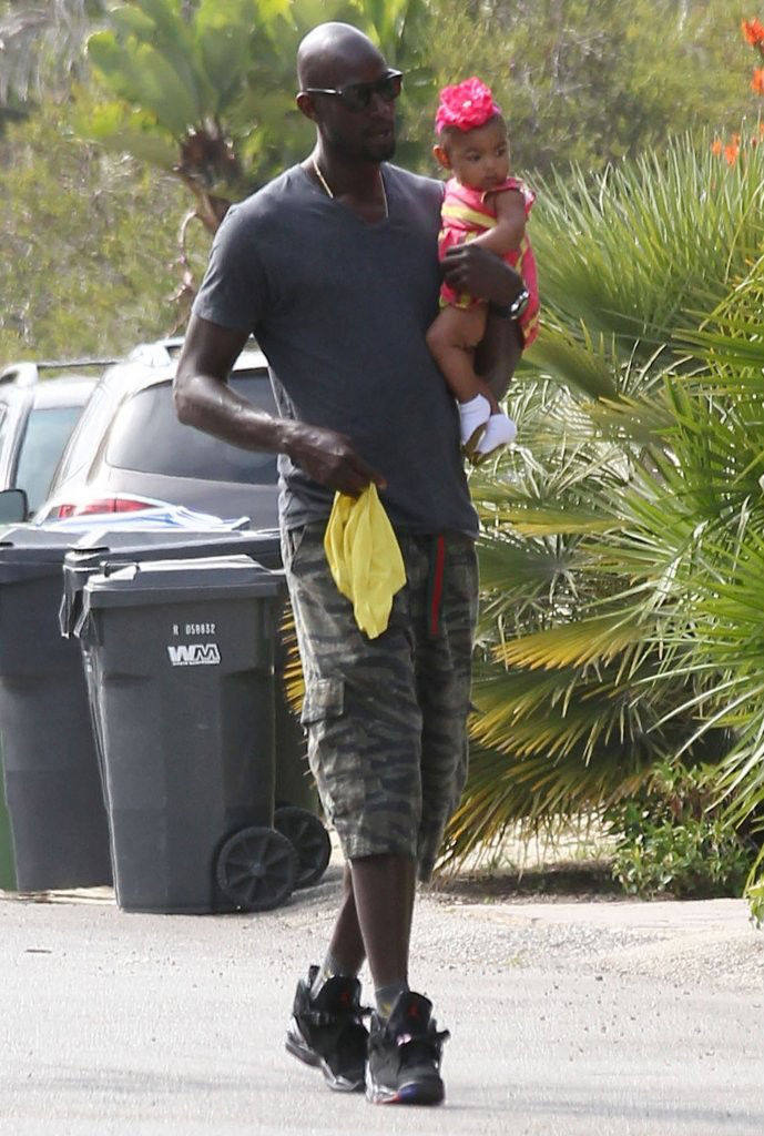 Kevin Garnett wearing Air Jordan VIII 8 Playoffs (2)