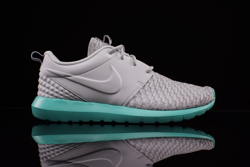 womens roshe run flyknit