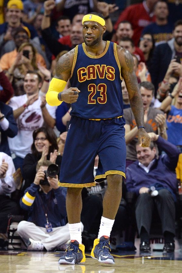 LeBron James Makes Cleveland Debut in Two New Nike LeBron 12 PEs