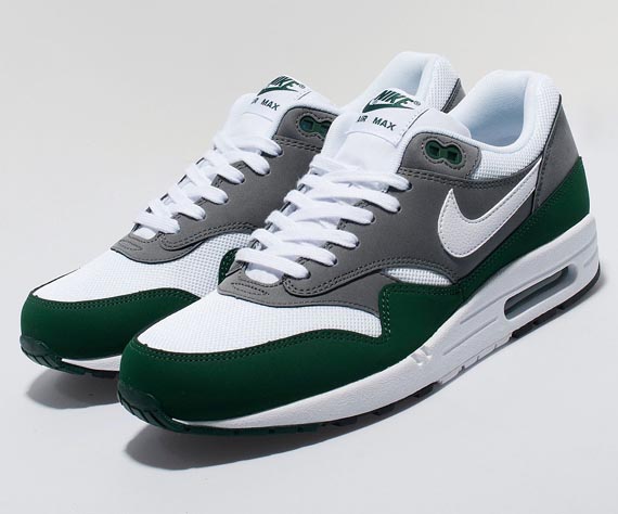 nike air max green and white