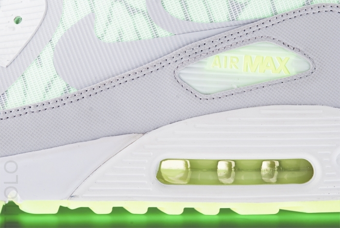 nike air max 90 comfort glow in the dark details