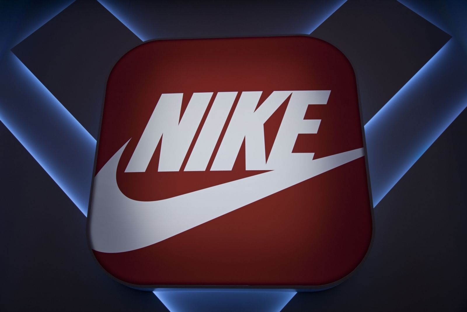 Nike introduces SNKRS app at pop-up shop during All-Star weekend in NYC -  NBC Sports