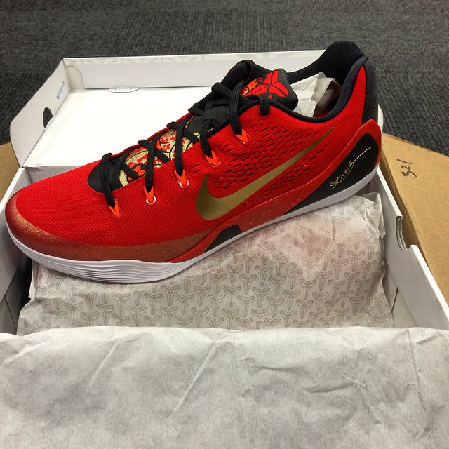 Brittney Griner Picks Up Nike Kobe IX 9 China