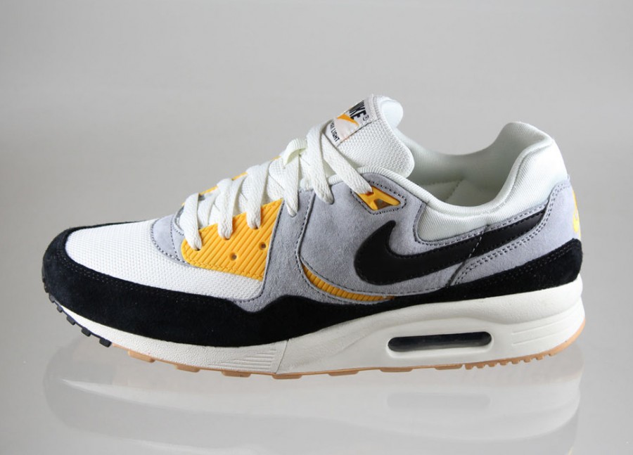 air max light size