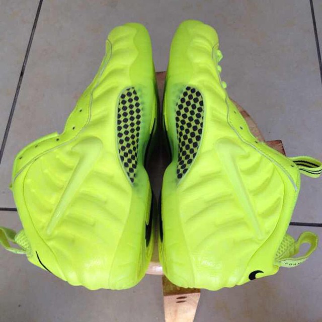 Nike foamposite cheap volt