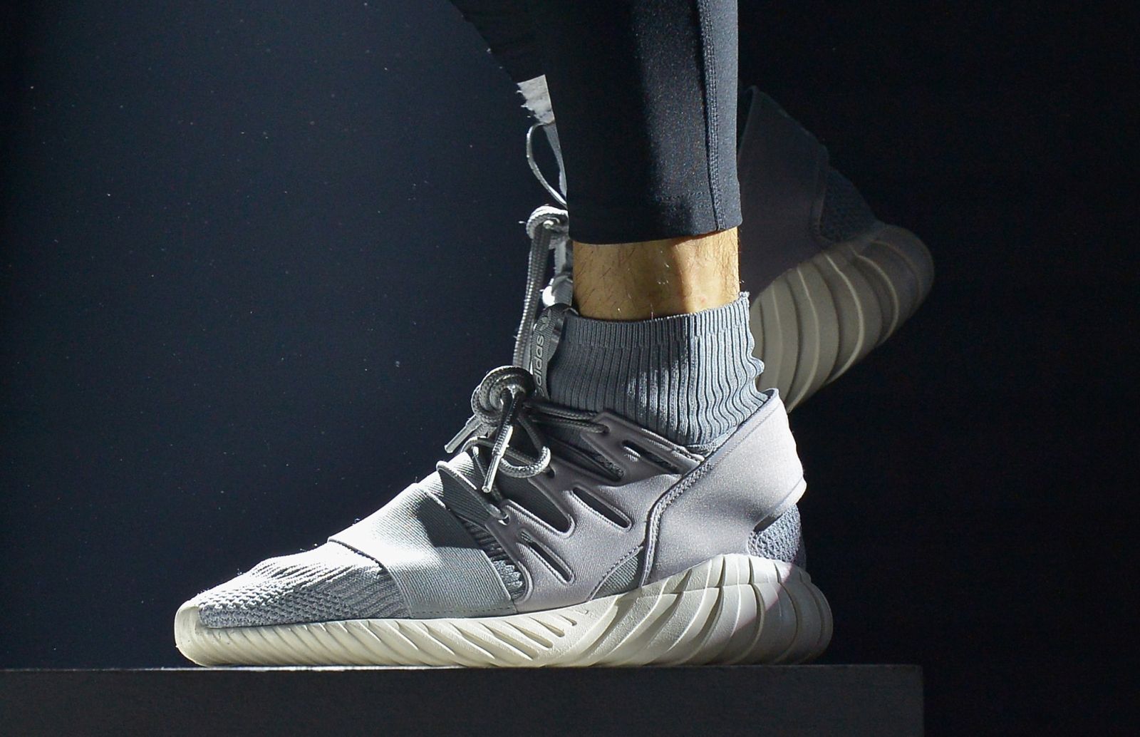 adidas tubular radial uncaged