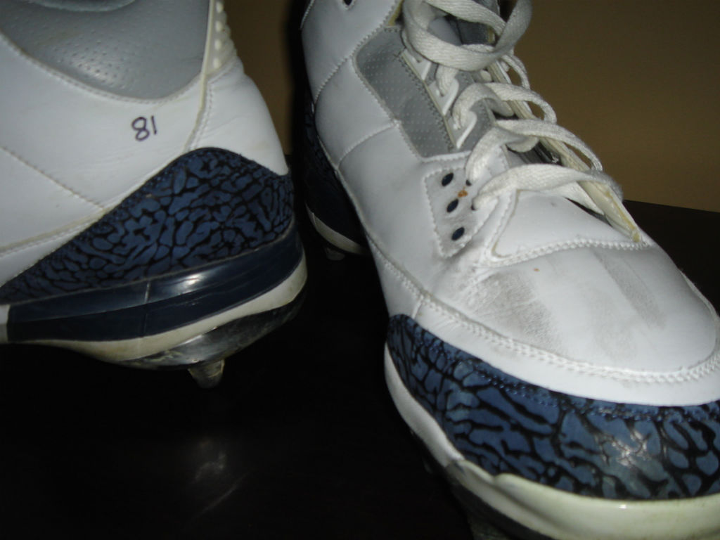 Air Jordan III 3 - Terrell Owens Dallas Cowboys PE Cleats (3)