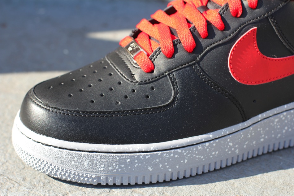 Black air force outlet 1 with red swoosh