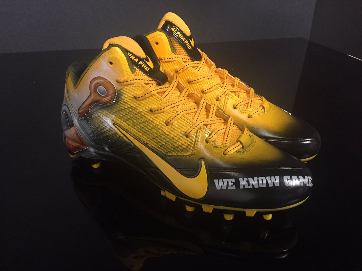 brown baseball cleats