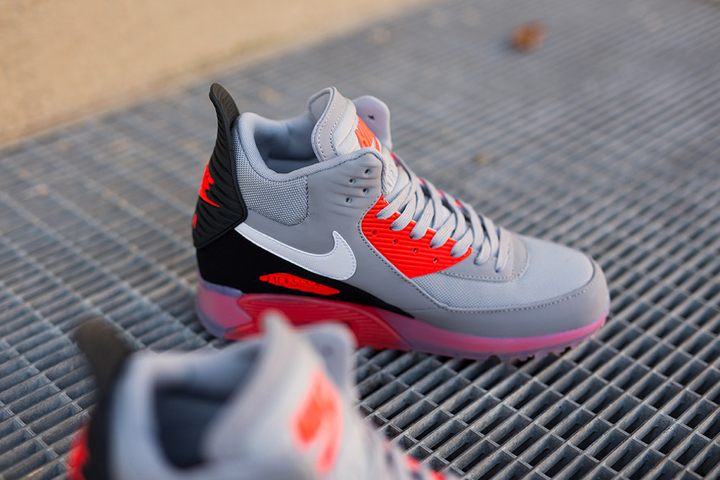 Detailed Look at the Nike Air Max 90 Sneakerboot Wolf Grey/Infrared | Sole
