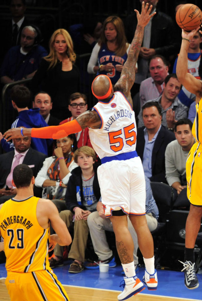 Quentin Richardson wearing Air Jordan II 2 New York Knicks Home PE