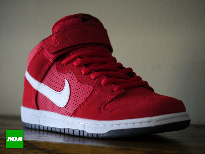 Nike SB Dunk Mid Pro - Hyper Red | Sole 