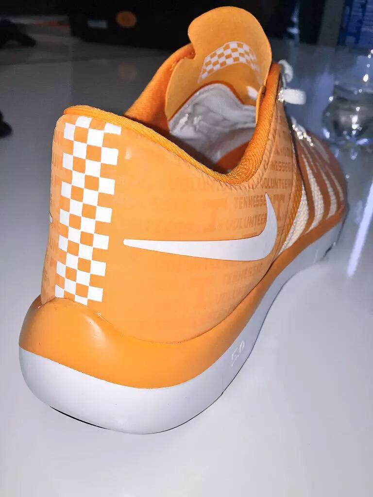triangle component Kilauea Mountain Here's What Tennessee's Nike PEs Will Look Like | Sole Collector