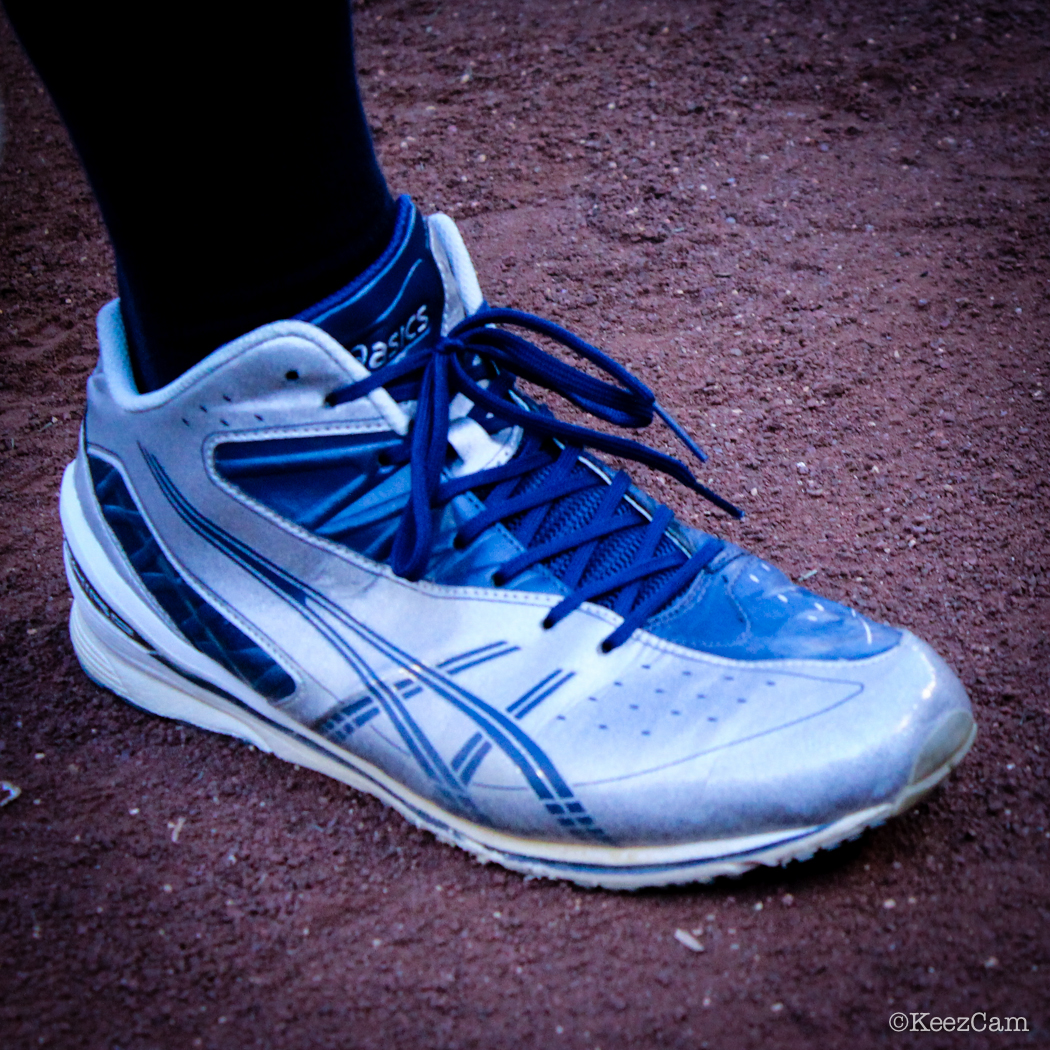 asics baseball shoes