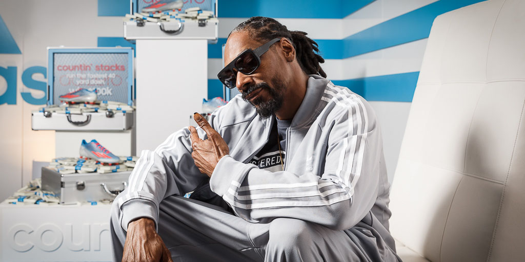 Что лучше снупа. Snoop Dogg adidas. Снуп дог в адидасе. Snoop Dogg adidas Original. Snoop Dogg in adidas.