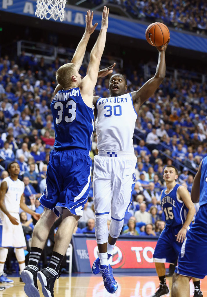 Julius Randle Makes Kentucky Debut in Nike LeBron 11 PE (4)