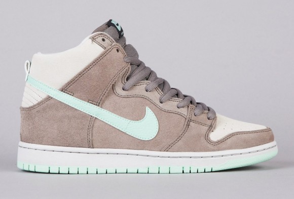 nike dunk high mint