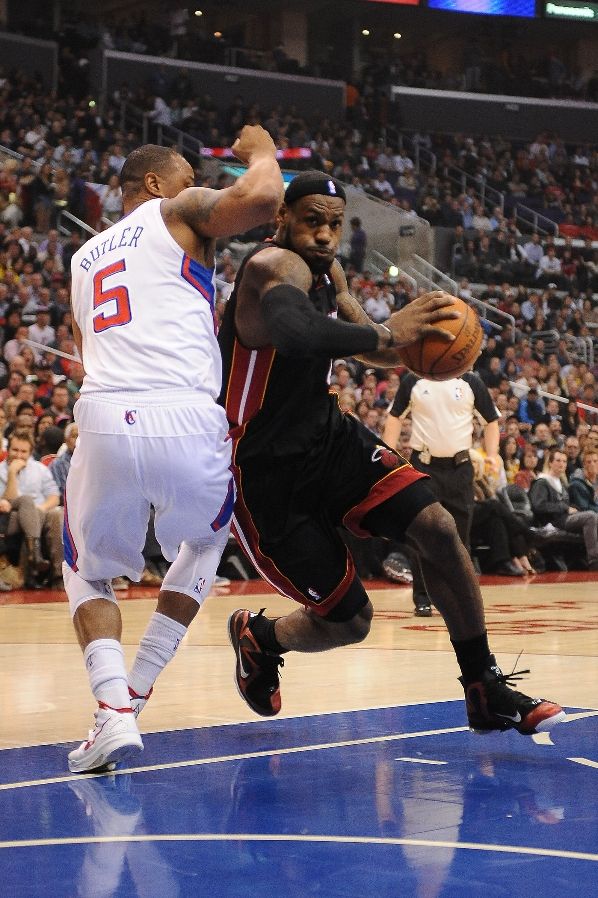 Nike LeBron 9 Black/Red PE NIKEiD (5)