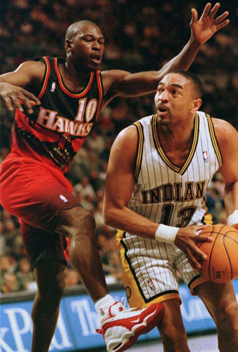 Flashback // Best Shoes Worn With the Original Atlanta Hawks Big